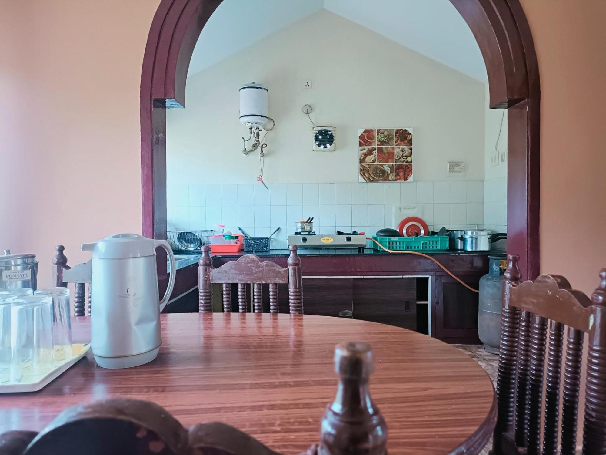 Queens Cottage - Individual Cottage ウーティ エクステリア 写真