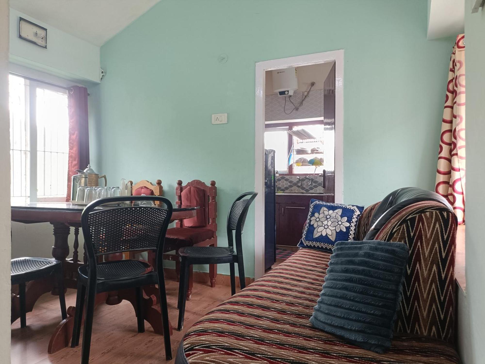 Queens Cottage - Individual Cottage ウーティ エクステリア 写真