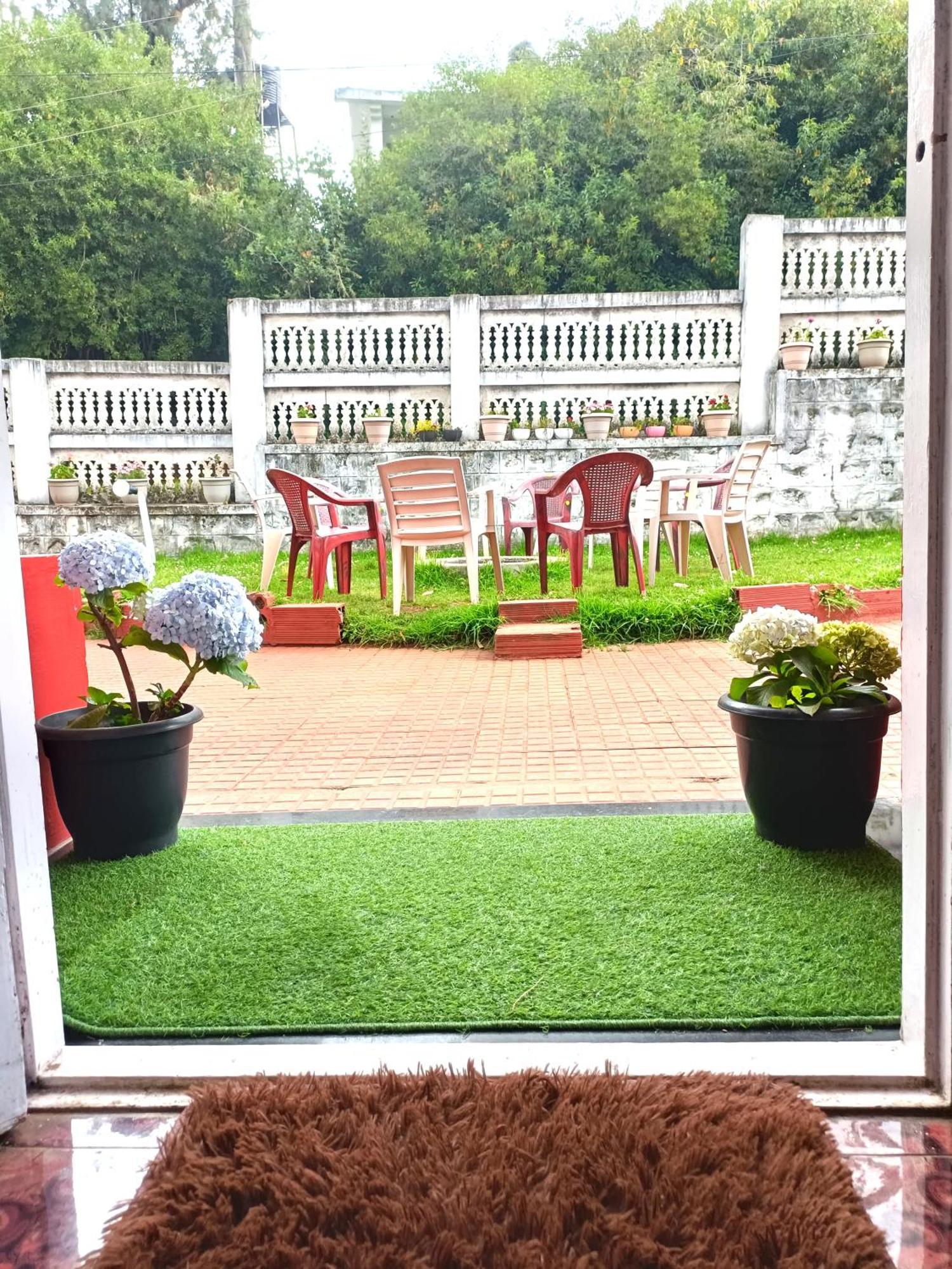 Queens Cottage - Individual Cottage ウーティ エクステリア 写真